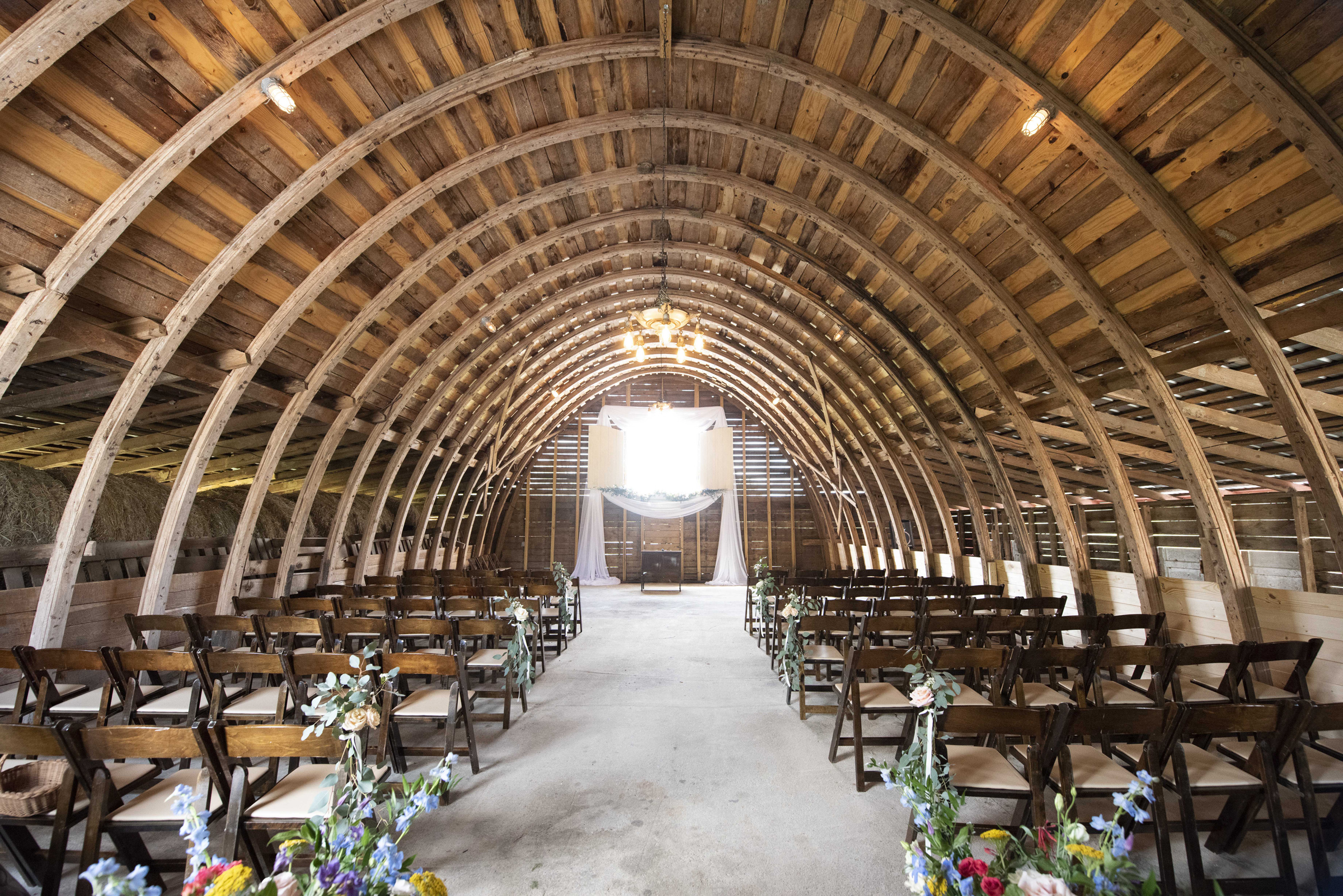 Round Top Barn Ceremony, Lynn Cummings Photography